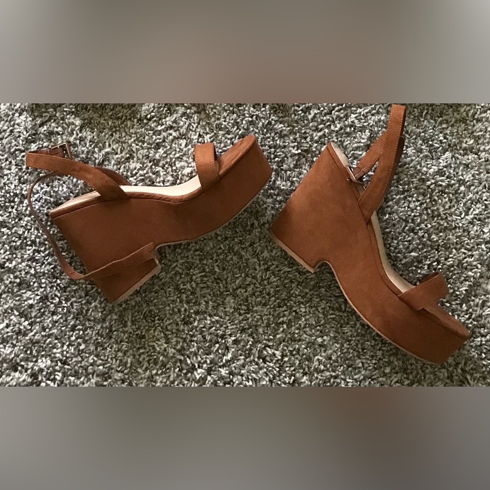 NWOT | Southern Alternative Kesha Platform Wedges